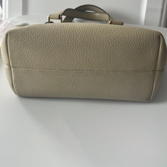 Gucci Cream Leather Handbag w/ Gold Charms- EUC - Picture 7 of 15